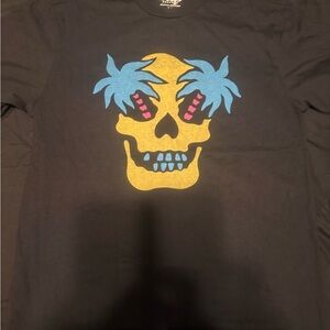 Black and blue skull t-shirt in a size M #skaterstyle #goth